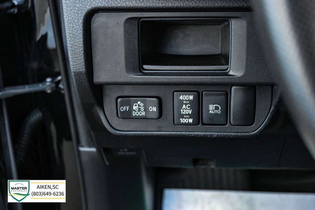 2018 Toyota Tacoma SR